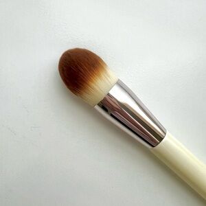 🆕 No Tag, La Mer Foundation Brush. No box.